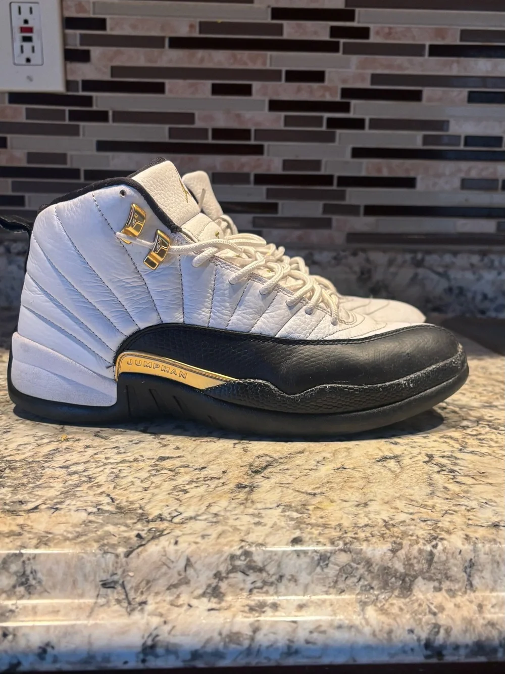 Nike Men’s High-Top Basketball Shoes White, Black & Gold